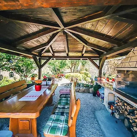 Lovely Apartment In Podstrana With Wifi