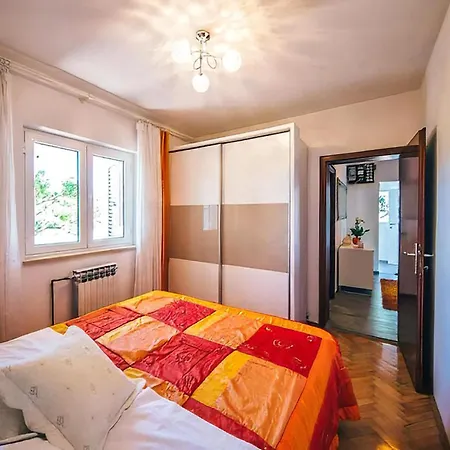Lovely Apartment In Podstrana With Wifi Apartment *