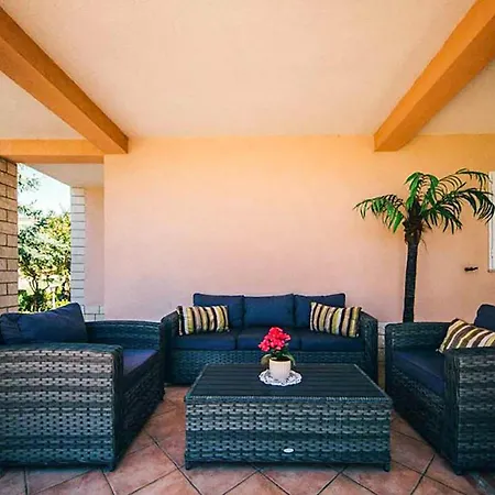 Lovely Apartment In Podstrana With Wifi * Podstrana
