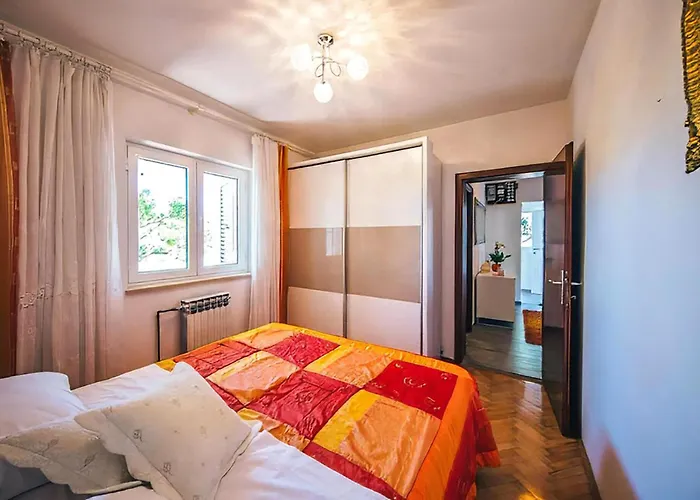 2 Bedroom Beautiful In Апартаменты *